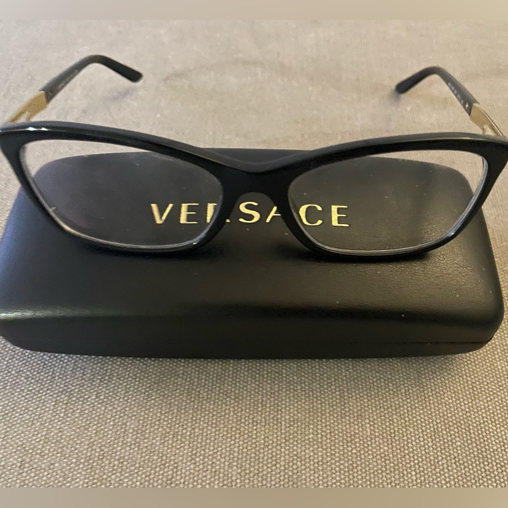 Versace reading glasses will need to replace script